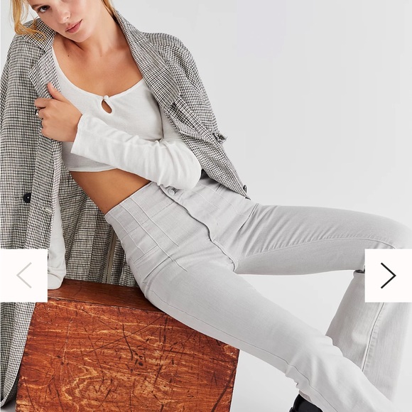 Free People/We The Free, Jayde Flare Jean in Light Grey, Size 27, Bleach Stain - Picture 7 of 9